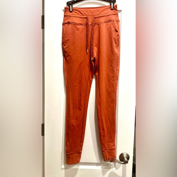 Halara Women's Terracotta Jogger Pants NWT - Picture 4 of 8